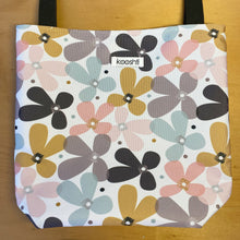 Load image into Gallery viewer, MCM Lilla Tote Bag