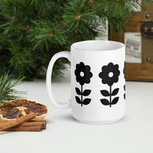 Load image into Gallery viewer, Daisy Flower Black- White glossy mug
