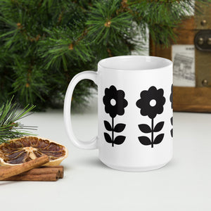 Daisy Flower Black- White glossy mug